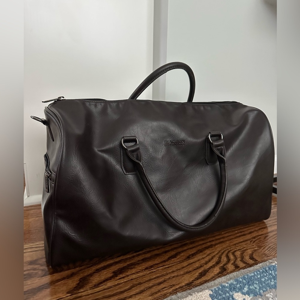Kenneth Cole Reaction Leather duffel bag